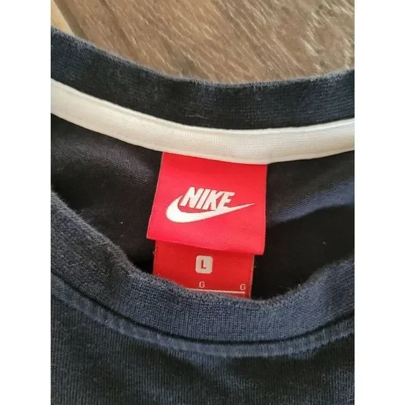 Nike crop top  t-shirt - Picture 3 of 3